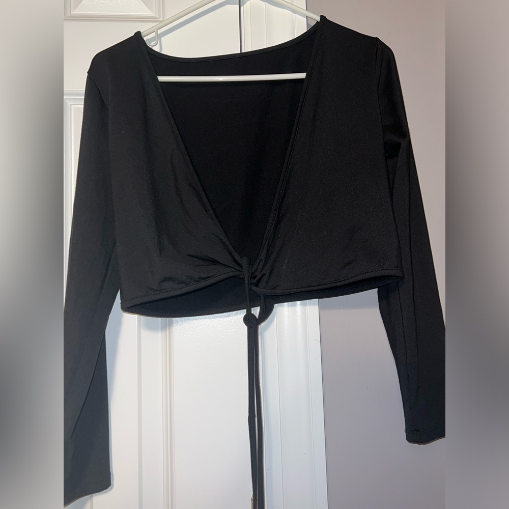 Low cut black crop top